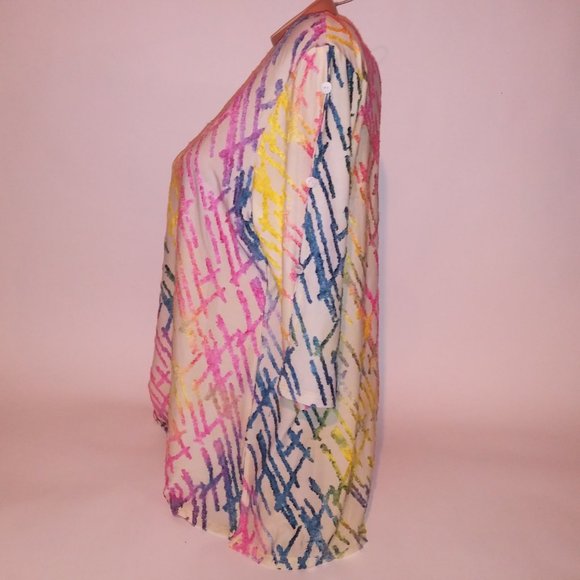 Creation Blouse 1X/2X Colorful Textured 3/4 Sleeve Cream Crew Neck Button Detail - Picture 12 of 16